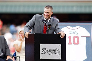 Braves retire Chipper's #10 Jersey