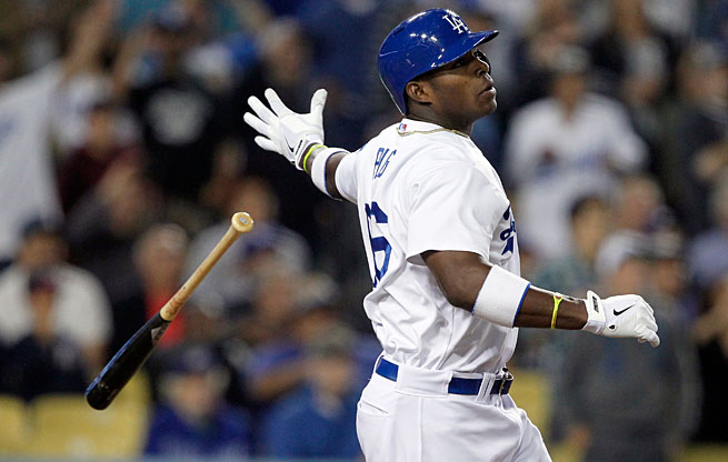 Yasiel Puig goes full Bo Jackson, breaks bat after strikeout