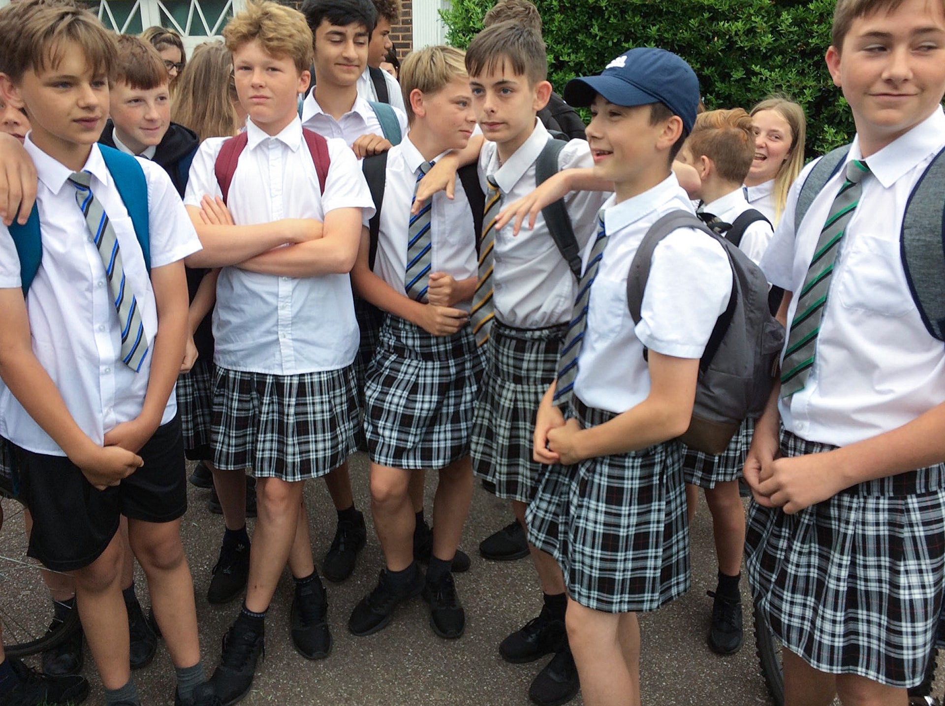 Kids in Devon in skirts Meet_The_Matts