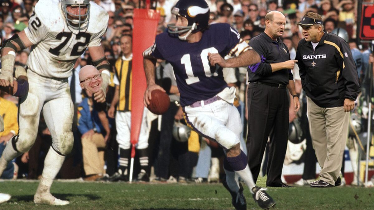 Super Bowl XI, Raiders vs. Vikings