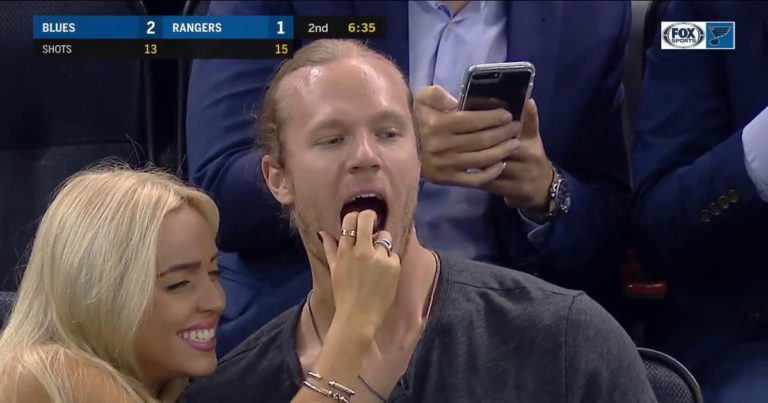 syndergaard at rangers game